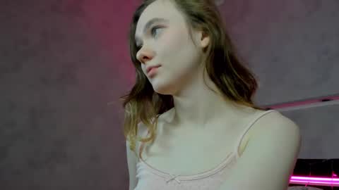 Snapshot of alisa_lesly chatting on January 2025 10:20:02 AM Alisa GMT2 Wen - Sun 10 AM - 4 PM except Monday and Tuesday online show from January 2025 10:20:02 AM