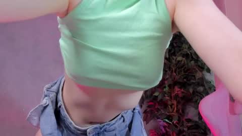 Snapshot of alisa_lesly chatting on January 2025 07:15:02 AM Alisa GMT2 Wen - Sun 10 AM - 4 PM except Monday and Tuesday online show from January 2025 07:15:02 AM