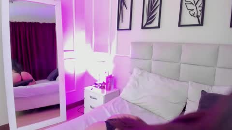     online show from March 2025 07:50:02 PM