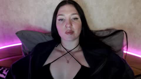 alisaadoll online show from November 2025 01:23:01 PM