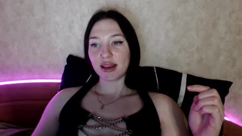 alisaadoll online show from December 2025 01:50:02 PM