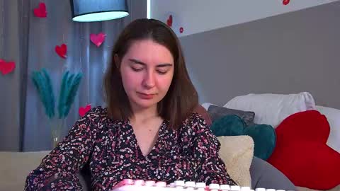 Snapshot of alisaalarie chatting on June 2026 06:39:01 AM Alisa online show from June 2026 06:39:01 AM
