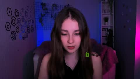 Alisa online show from April 2026 07:15:01 PM