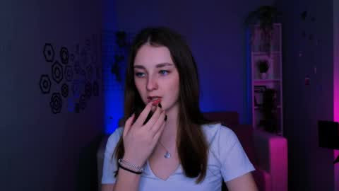 Alisa online show from April 2026 07:21:02 PM