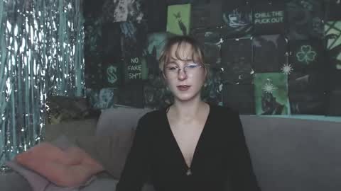 alishakelly online show from November 2025 02:08:02 PM