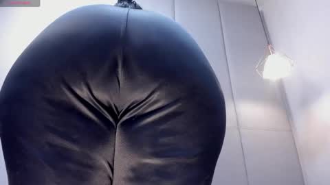Snapshot of alishapalmer chatting on May 2026 12:01:01 PM online show from May 2026 12:01:01 PM