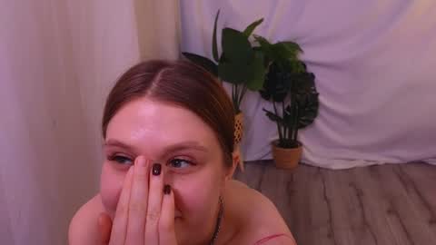 Alisia online show from December 2024 02:05:01 PM