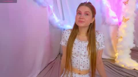 Alisia online show from September 2025 10:15:02 AM