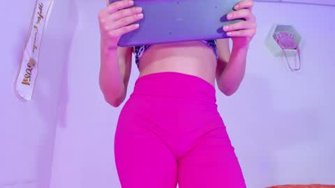 Alisia online show from December 2024 04:01:01 AM