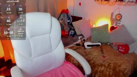 Snapshot of alison_fire12 chatting on June 2026 05:19:02 AM online show from June 2026 05:19:02 AM