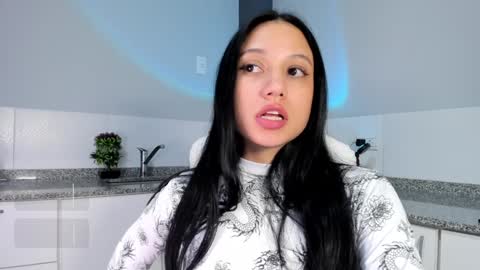 Snapshot of alison_miller9 chatting on December 2024 03:50:02 AM Alison online show from December 2024 03:50:02 AM