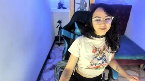 ALISON MOON online show from November 2025 01:21:02 PM