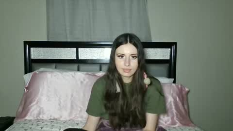 Snapshot of alisonfieldsxo chatting on June 2026 02:09:02 AM Alison Fields online show from June 2026 02:09:02 AM