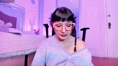 Alison Fishert online show from November 2025 01:00:02 PM