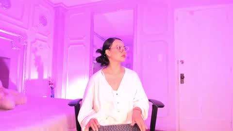 Alison Fishert online show from January 2026 12:20:01 PM