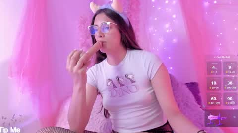 Mia online show from September 2025 02:55:02 AM