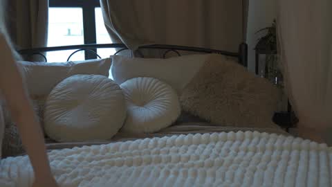 Alissa online show from January 2025 12:57:02 PM