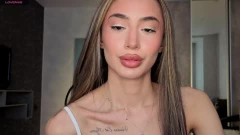 Snapshot of alissadreams chatting on May 2026 01:17:02 PM Alissa online show from May 2026 01:17:02 PM