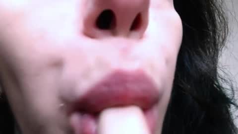 Alissa online show from November 2025 10:15:01 AM