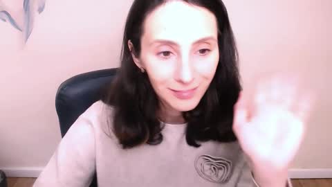 Alissa online show from November 2025 09:09:02 AM