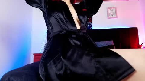 Snapshot of alisse_moore chatting on April 2026 12:20:02 PM Alisse online show from April 2026 12:20:02 PM