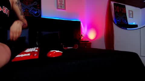 Snapshot of alisse_moore chatting on April 2026 12:20:01 PM Alisse online show from April 2026 12:20:01 PM