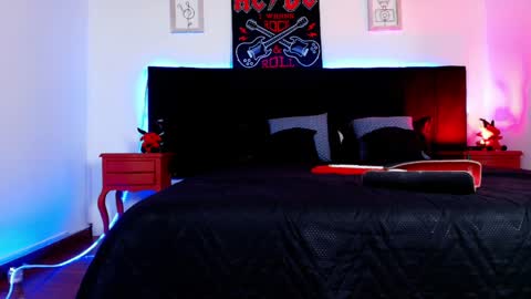 Snapshot of alisse_moore chatting on May 2026 12:22:02 PM Alisse online show from May 2026 12:22:02 PM