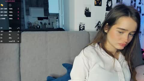 Alivia online show from November 2025 10:04:02 AM