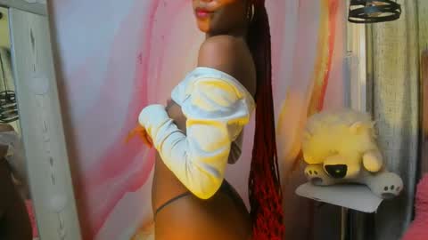 alix noa online show from October 2025 07:51:01 PM