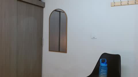 Snapshot of alixmartin1 chatting on November 2025 01:17:02 AM alix online show from November 2025 01:17:02 AM