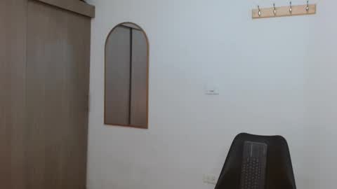 Snapshot of alixmartin1 chatting on November 2025 03:18:02 AM alix online show from November 2025 03:18:02 AM