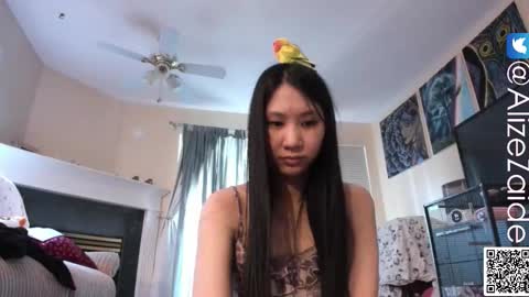 Alize Zaide online show from October 2025 07:48:01 PM