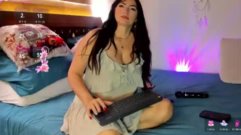 Snapshot of alizmarias chatting on July 2026 05:05:01 PM Andrea..... online show from July 2026 05:05:01 PM