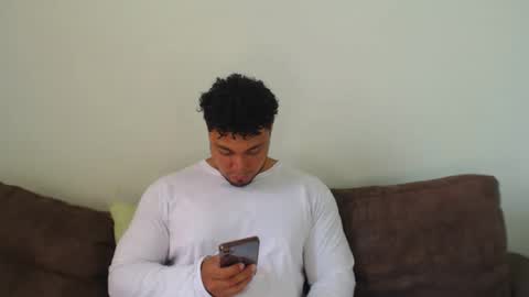 Snapshot of allen_ferrer10 chatting on April 2026 05:17:01 PM allen_ferrer10 online show from April 2026 05:17:01 PM