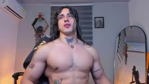 independent model 3 online show from December 2025 04:08:02 AM