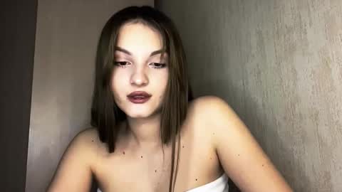 Snapshot of allenefeela chatting on February 2026 08:33:02 AM Emily online show from February 2026 08:33:02 AM