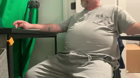 Allergictolove online show from January 2025 10:33:01 PM