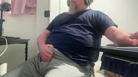 Allergictolove online show from March 2026 02:11:02 PM