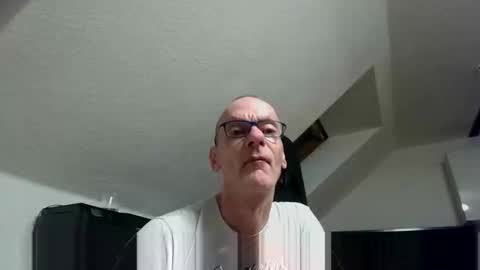 gay online show from October 2025 05:02:02 PM