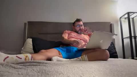 Snapshot of allessandro699 chatting on October 2025 10:51:02 PM Allessandro online show from October 2025 10:51:02 PM