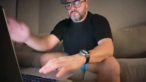 Snapshot of allessandro699 chatting on November 2025 01:28:01 AM Allessandro online show from November 2025 01:28:01 AM