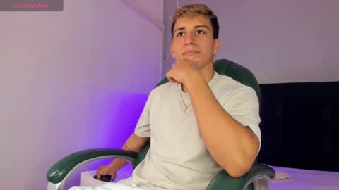 Snapshot of allexcano chatting on December 2024 07:52:02 PM Allex online show from December 2024 07:52:02 PM