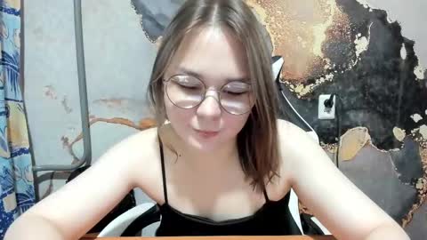 Snapshot of alli_zi chatting on September 2025 03:12:01 PM Blair online show from September 2025 03:12:01 PM