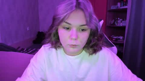 Snapshot of alli_zi chatting on October 2025 12:28:02 PM Blair online show from October 2025 12:28:02 PM