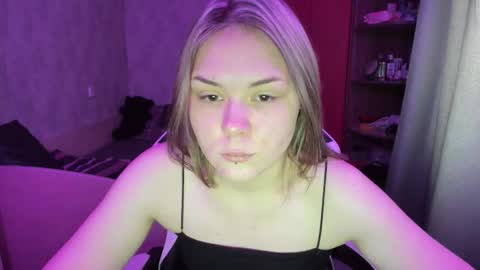 Snapshot of alli_zi chatting on October 2025 08:26:01 AM Blair online show from October 2025 08:26:01 AM