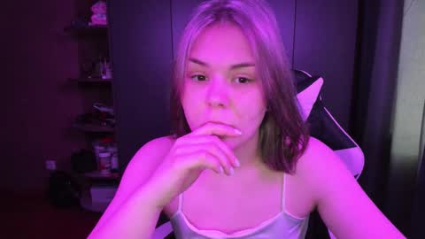 Snapshot of alli_zi chatting on November 2025 02:32:01 AM Blair online show from November 2025 02:32:01 AM