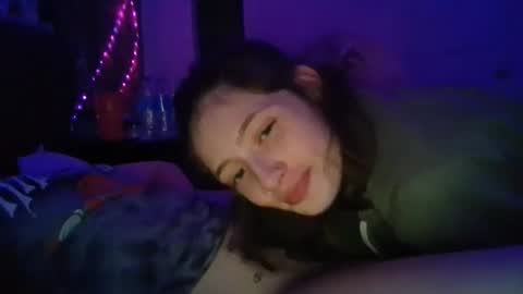Snapshot of allie_winters18 chatting on April 2026 03:52:01 AM Allie Winters online show from April 2026 03:52:01 AM