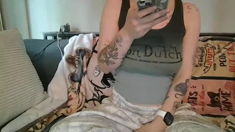 Snapshot of alliebearx chatting on June 2026 09:49:02 PM alliebearx online show from June 2026 09:49:02 PM