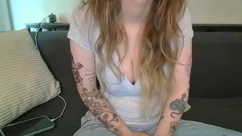 Snapshot of alliebearx chatting on June 2026 05:50:02 PM alliebearx online show from June 2026 05:50:02 PM