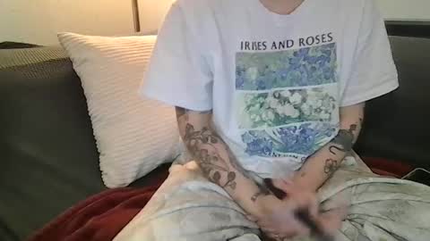 Snapshot of alliebearx chatting on June 2026 05:08:01 PM alliebearx online show from June 2026 05:08:01 PM